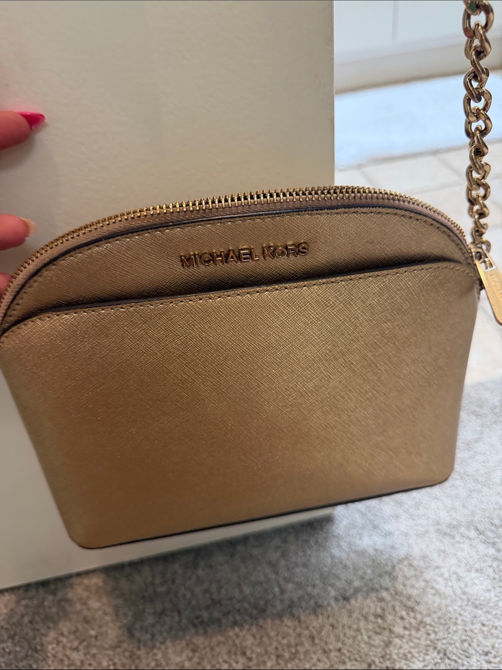 Michael Kors Tan Pebbled Crossbody with Gold Chain Strap - Picture 4 of 7